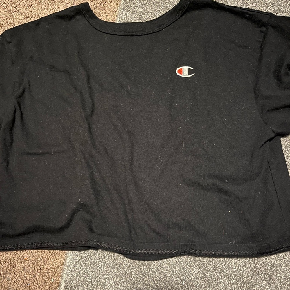 Girls cropped champion shirt